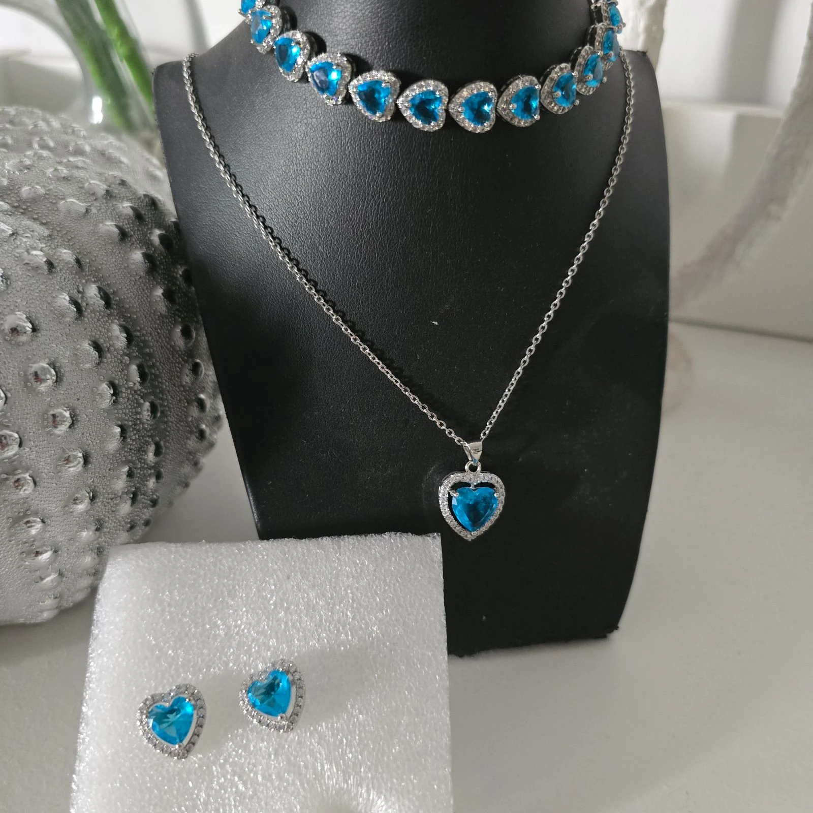 Conjunto collar,pendientes y pulsera